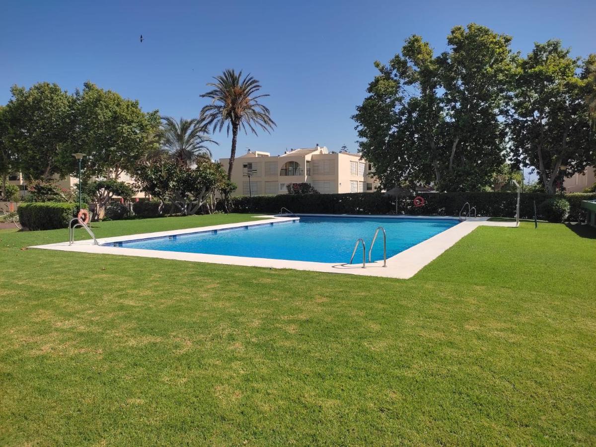 Una Ventana Al Mar En Málaga Exterior foto