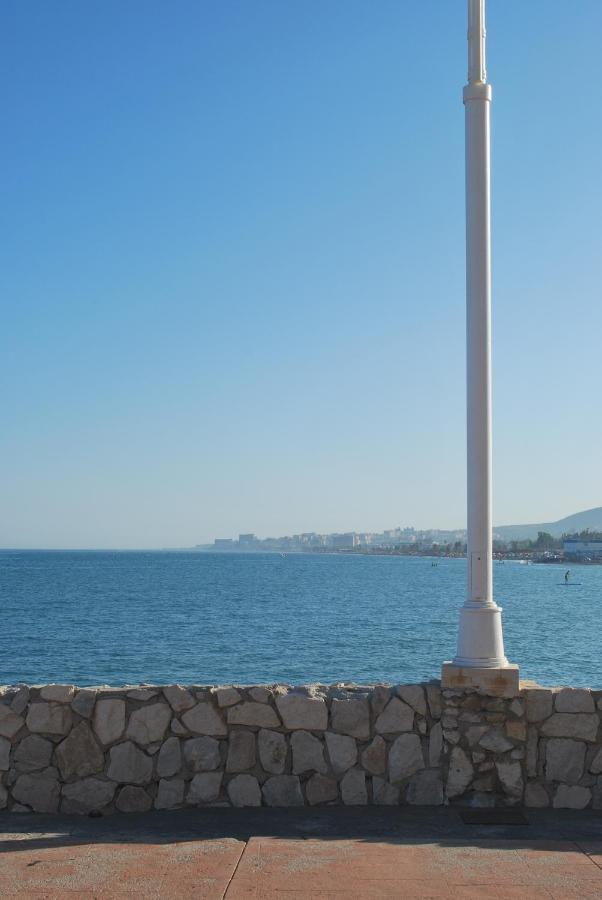 Una Ventana Al Mar En Málaga Exterior foto